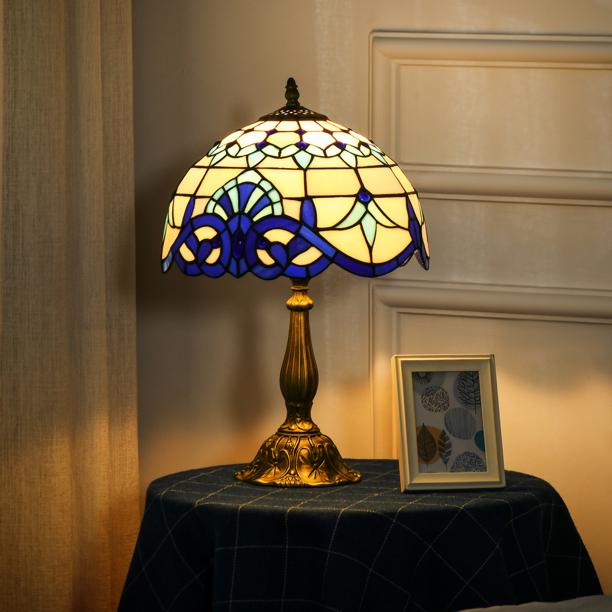 HOMCOM Tiffany Stained Glass Table Lamp 2